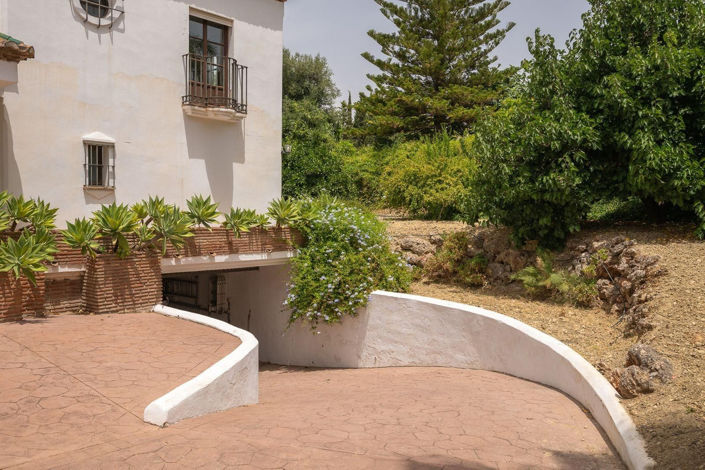 Image No.29-6 Bed Villa for sale