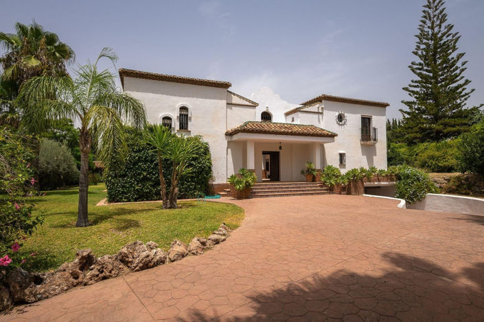 Image No.3-6 Bed Villa for sale