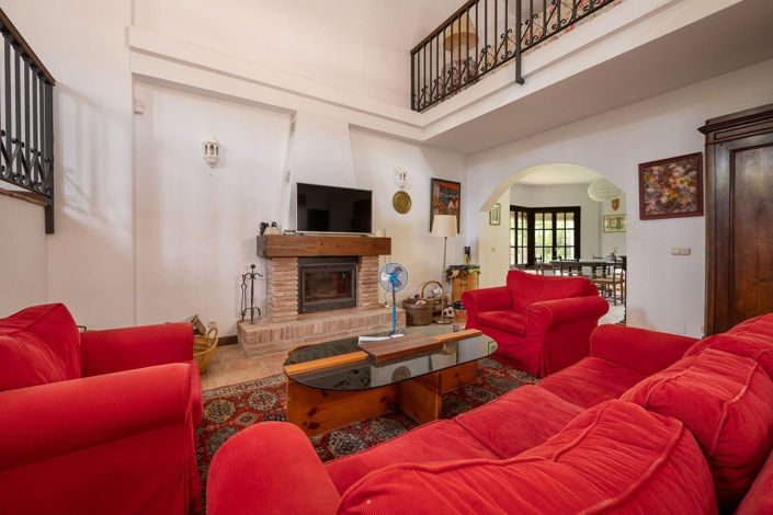 Image No.9-6 Bed Villa for sale