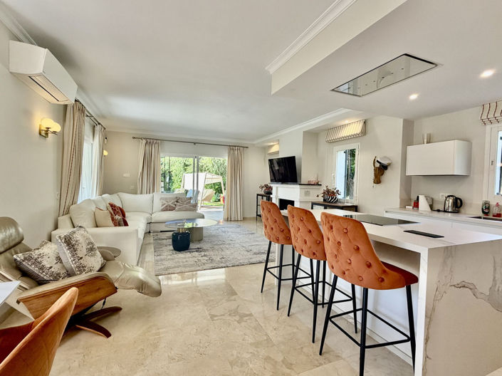Image No.3-4 Bed Villa for sale