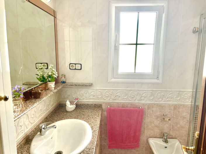 Image No.11-4 Bed Villa for sale