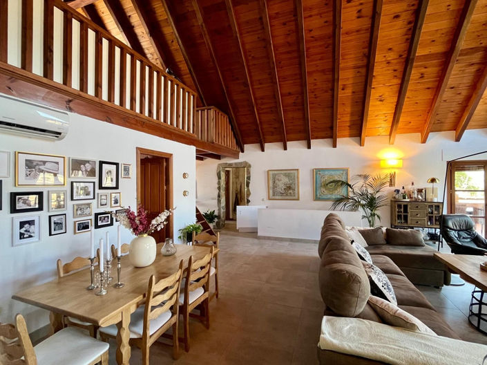 Image No.9-5 Bed Villa for sale