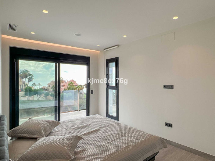 Image No.47-5 Bed Villa for sale