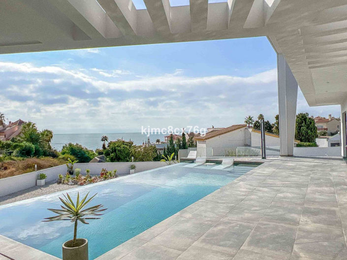 Image No.6-5 Bed Villa for sale