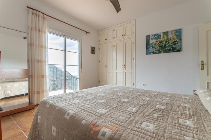 Image No.8-5 Bed House/Villa for sale
