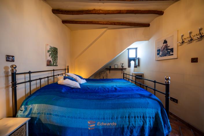 Image No.18-4 Bed Village House for sale