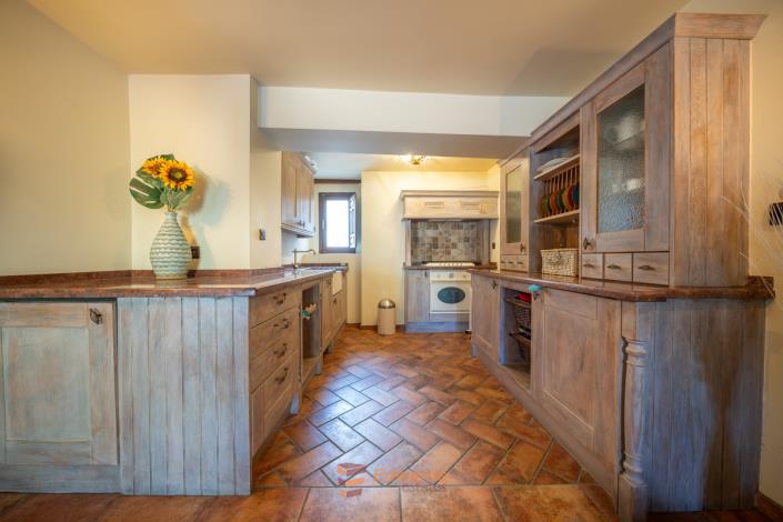 Image No.21-4 Bed Village House for sale