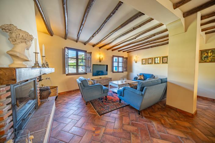 Image No.27-4 Bed Village House for sale