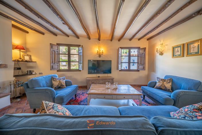 Image No.28-4 Bed Village House for sale