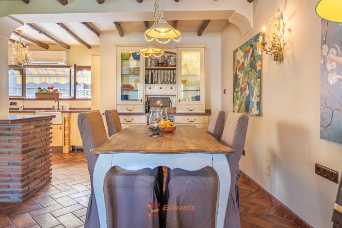 Image No.30-4 Bed Village House for sale