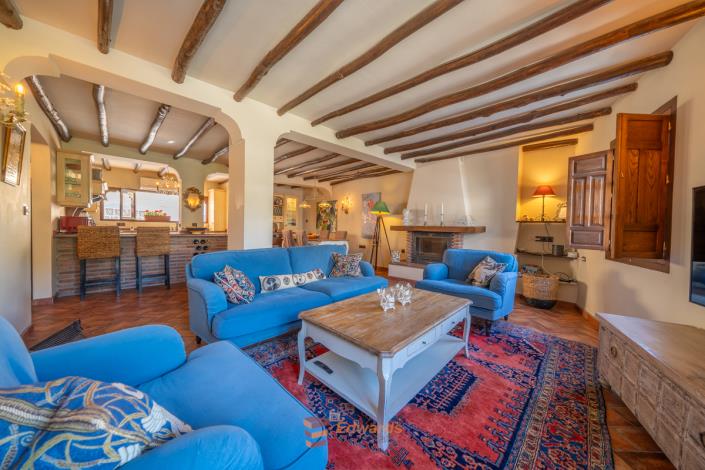 Image No.7-4 Bed Village House for sale