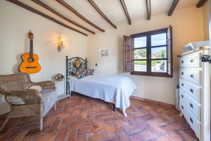 Image No.41-4 Bed Village House for sale