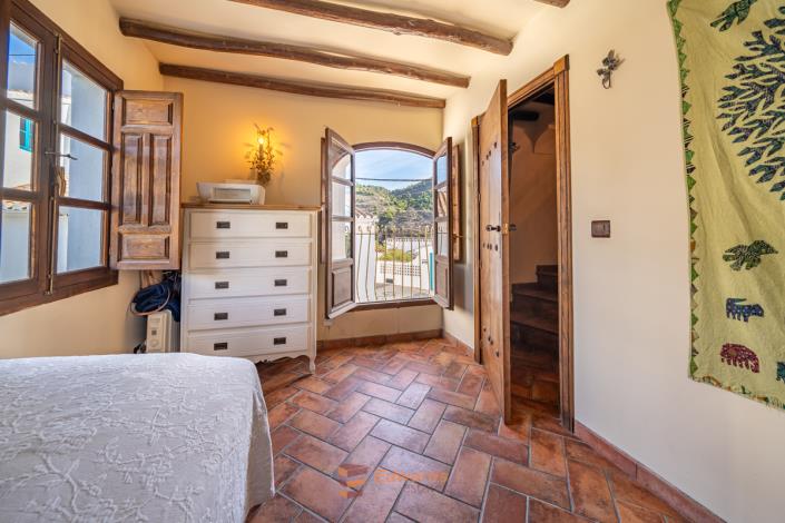 Image No.42-4 Bed Village House for sale