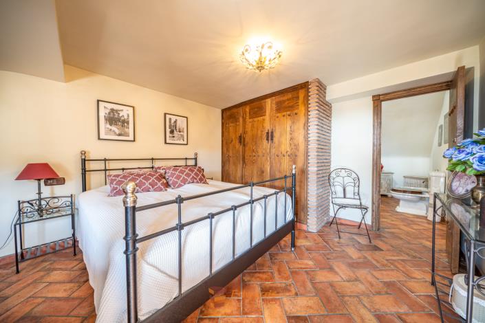 Image No.47-4 Bed Village House for sale