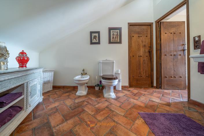 Image No.49-4 Bed Village House for sale