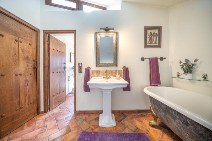 Image No.50-4 Bed Village House for sale