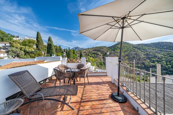 Image No.3-4 Bed Village House for sale