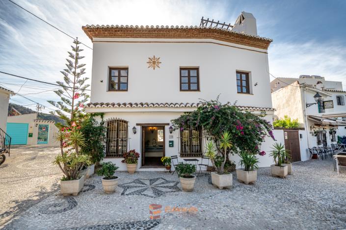 Image No.54-4 Bed Village House for sale