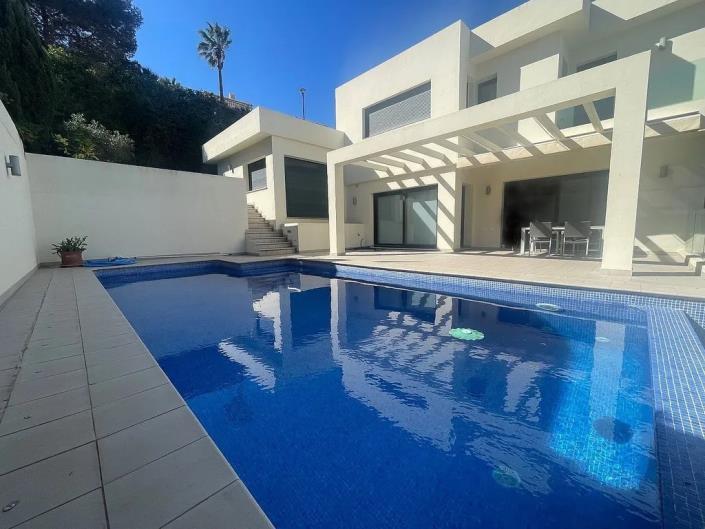 Image No.18-5 Bed Villa / Detached for sale