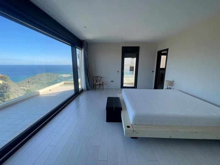 Image No.19-5 Bed Villa / Detached for sale