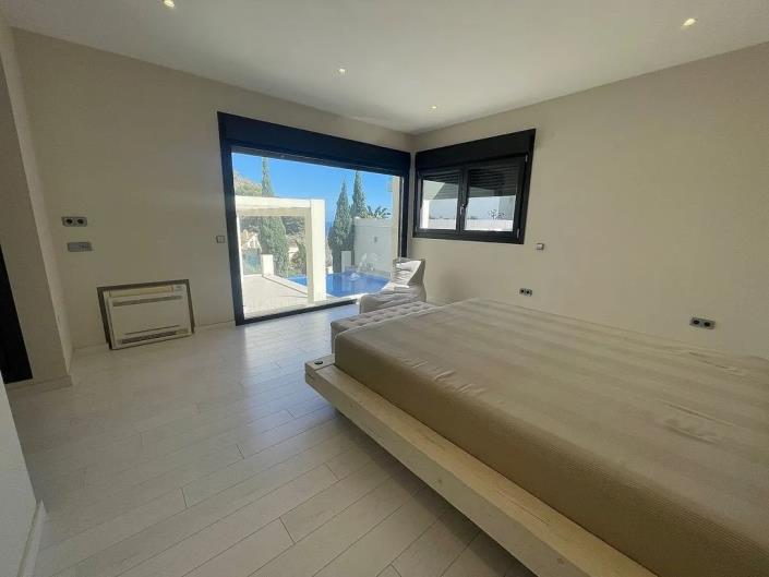 Image No.23-5 Bed Villa / Detached for sale