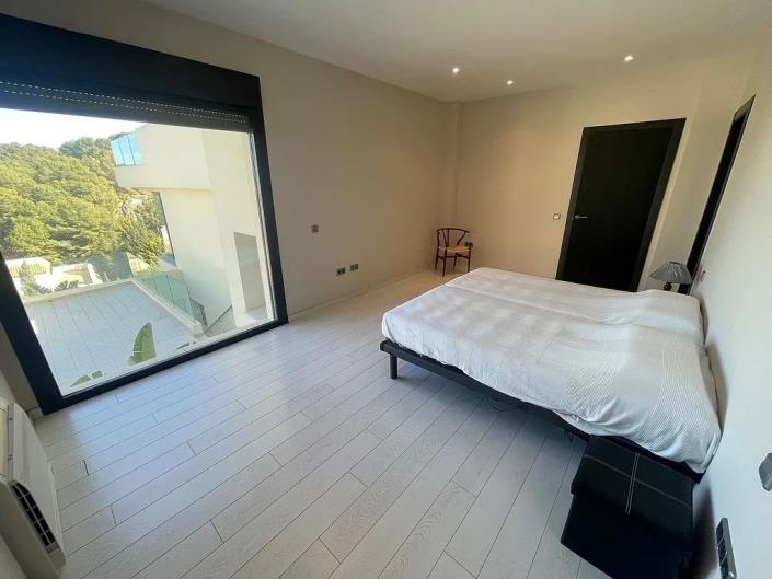 Image No.29-5 Bed Villa / Detached for sale