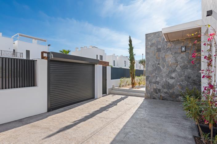 Image No.33-3 Bed Villa / Detached for sale