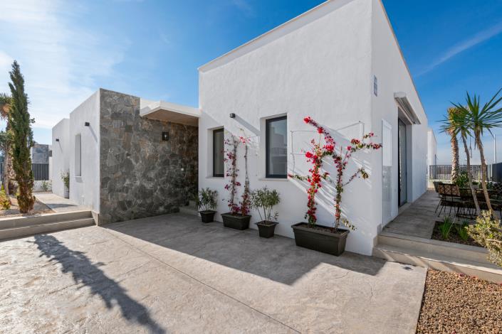 Image No.36-3 Bed Villa / Detached for sale