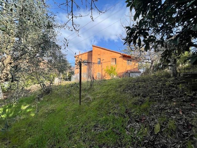 Image No.3-Maison de campagne de 3 chambres à vendre à Bisenti