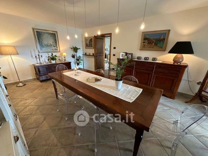 Image No.2-Maison de campagne de 4 chambres à vendre
