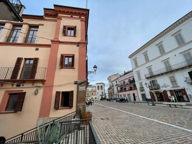Image No.4-8 Bed Village House for sale