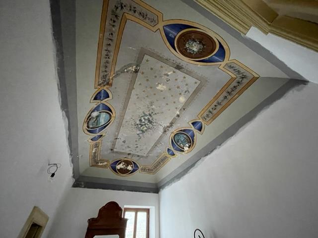 Image No.6-8 Bed Village House for sale