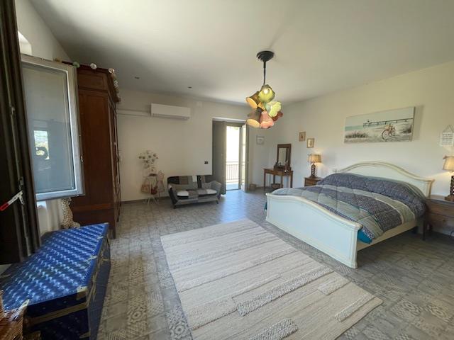 Image No.34-5 Bed Country House for sale
