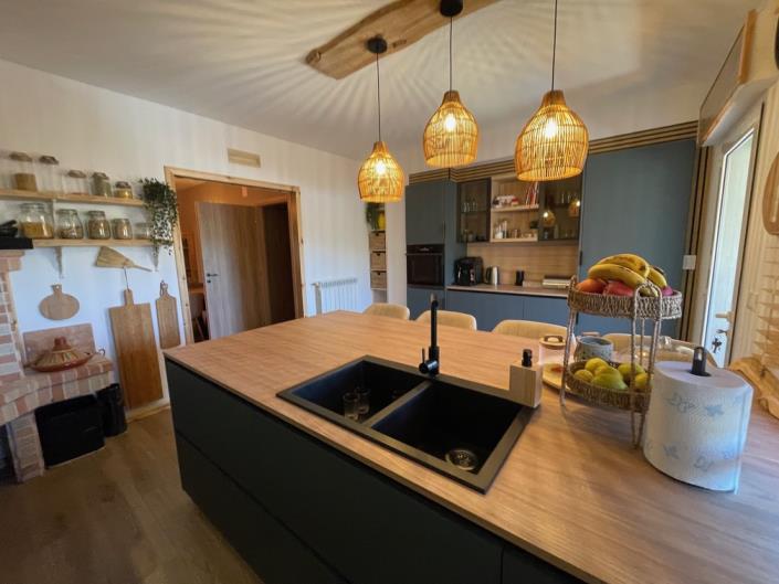Image No.4-6 Bed Country House for sale