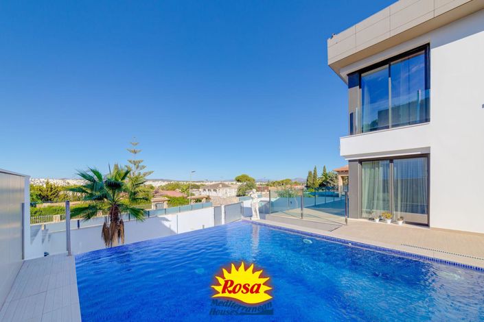 Image No.4-3 Bed Villa for sale
