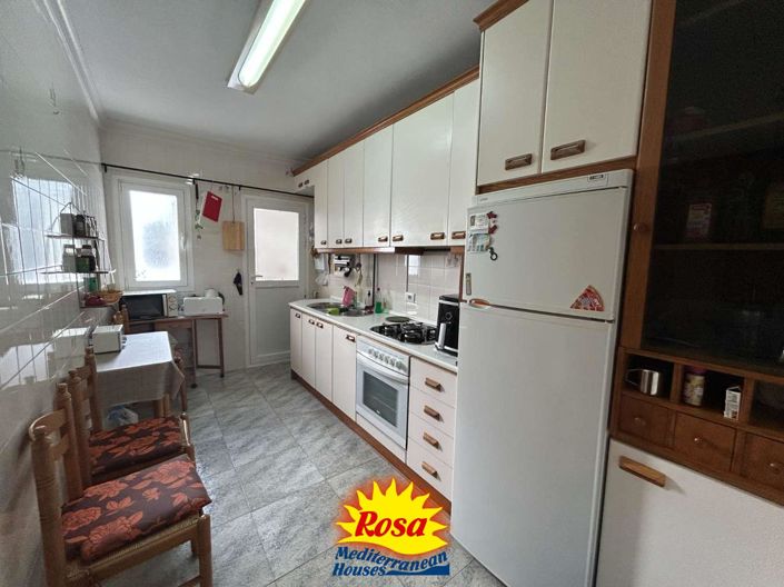 Image No.13-3 Bed Property for sale
