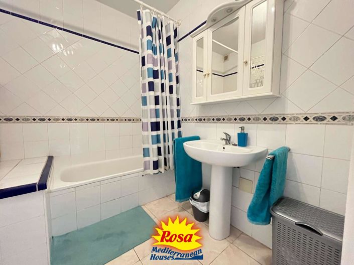 Image No.17-2 Bed Property for sale