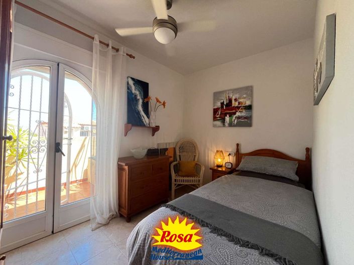 Image No.19-2 Bed Property for sale