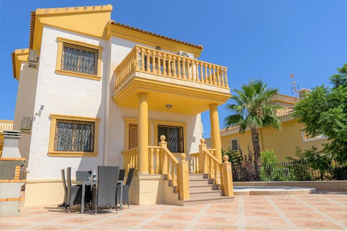 Image No.58-3 Bed Villa for sale