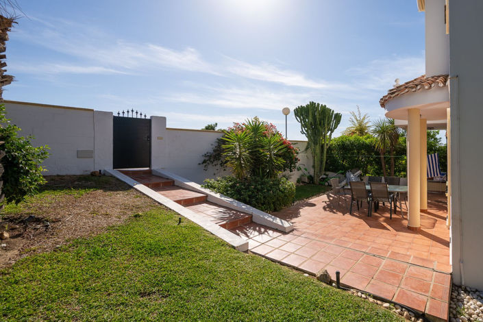 Image No.12-4 Bed Townhouse for sale