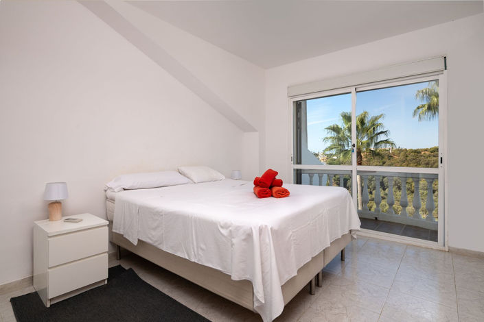 Image No.23-4 Bed Townhouse for sale