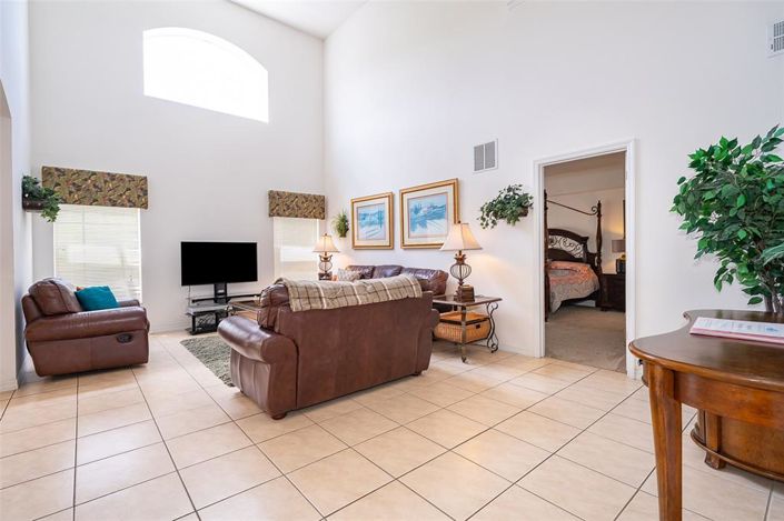 Image No.20-5 Bed Property for sale