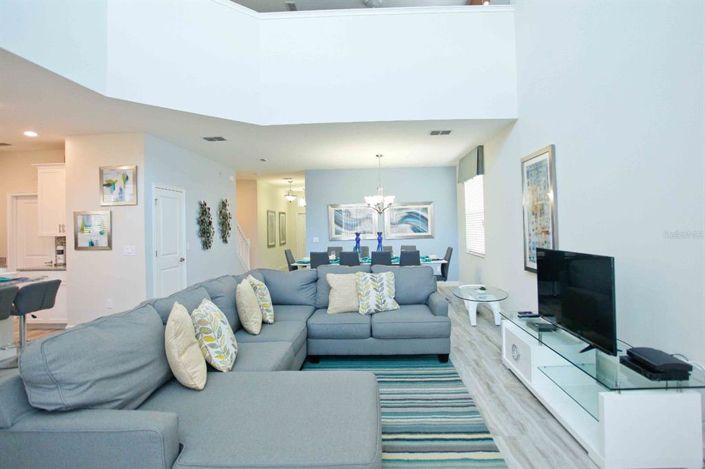 Image No.5-5 Bed Property for sale