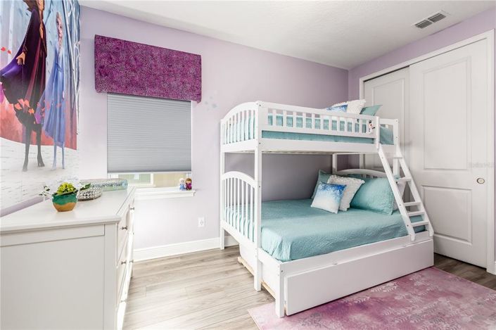 Image No.32-6 Bed Property for sale