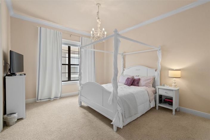 Image No.27-5 Bed Property for sale