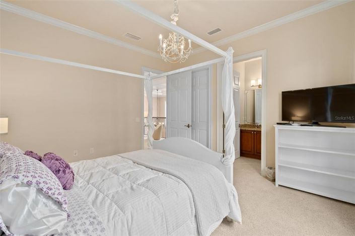 Image No.28-5 Bed Property for sale