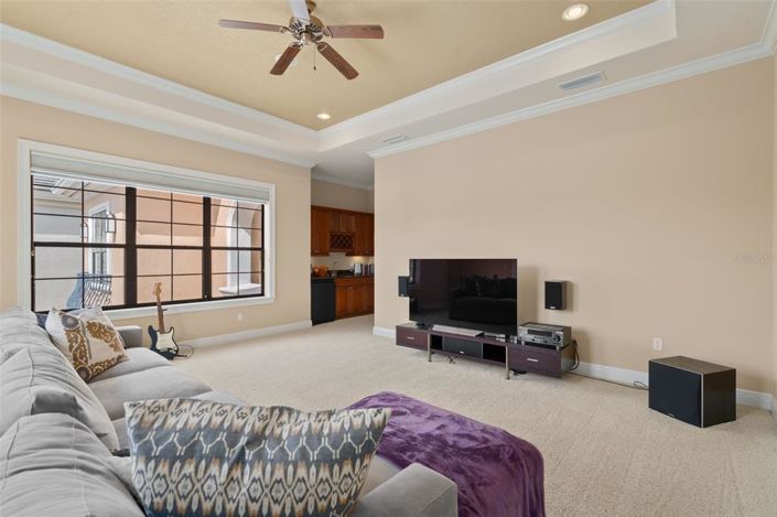 Image No.32-5 Bed Property for sale
