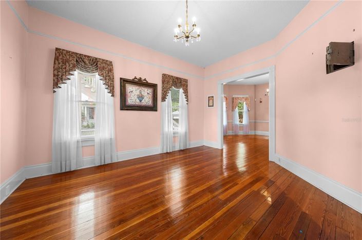 Image No.38-4 Bed Property for sale