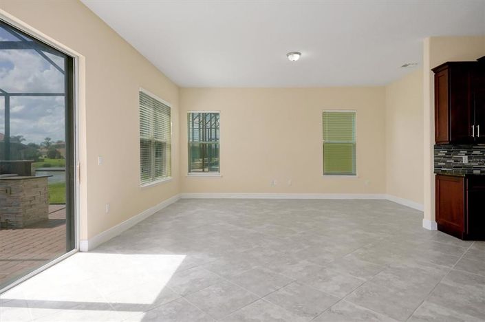Image No.18-5 Bed Property for sale