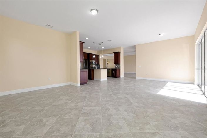 Image No.19-5 Bed Property for sale